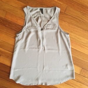 Bundle of two tank tops